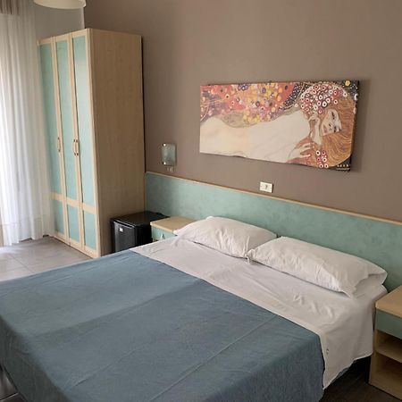 Hotel Abamar リミニ エクステリア 写真